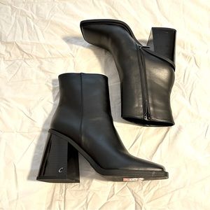 NWT Circus Square Toe Boot - Black - Size 10